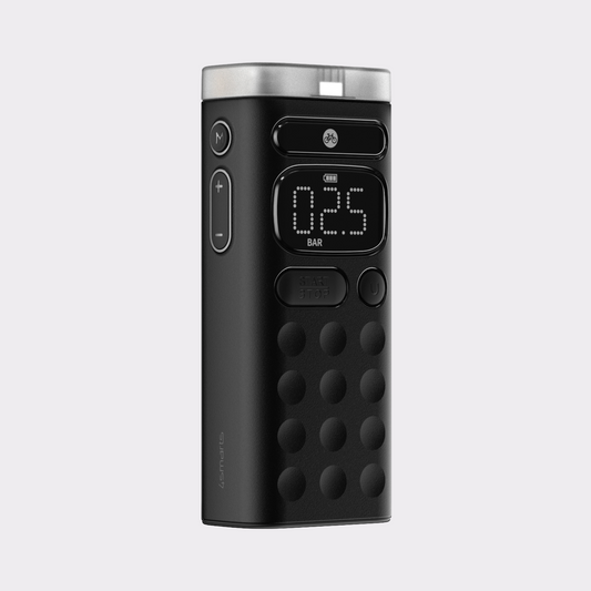 4smarts VoltPump X cordless tyre inflator inflating car tyre – black portable electric air pump